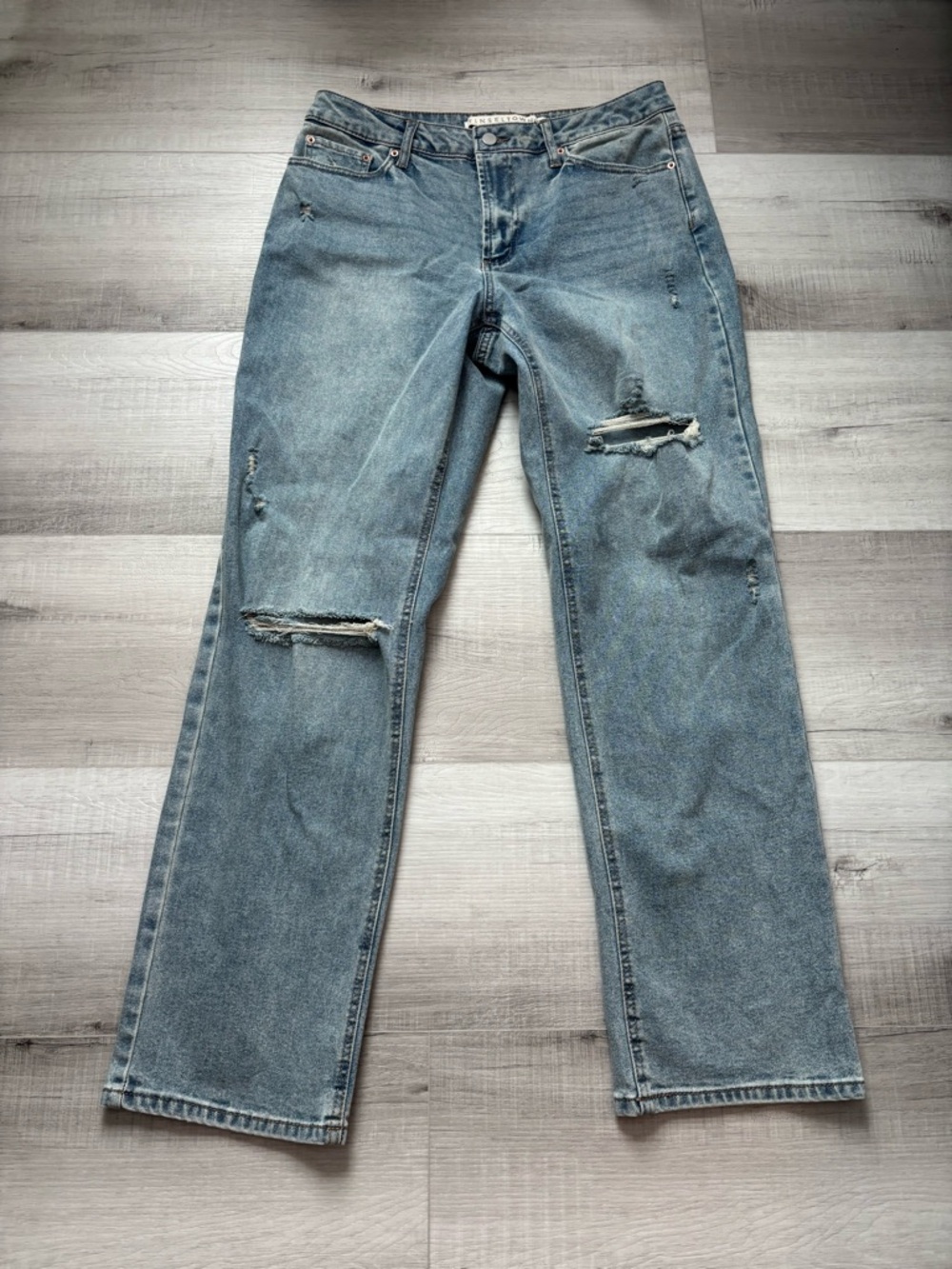 Tinseltown Distressed Straight Leg Jeans Light Wash Size 9